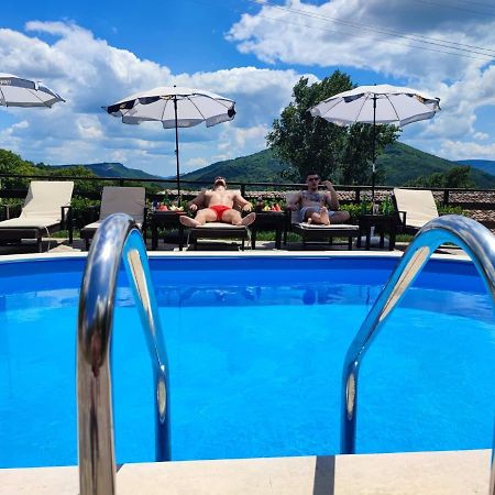 Guest House Hristova Kashta - Христова Къща Cherni Vrŭkh Exteriör bild