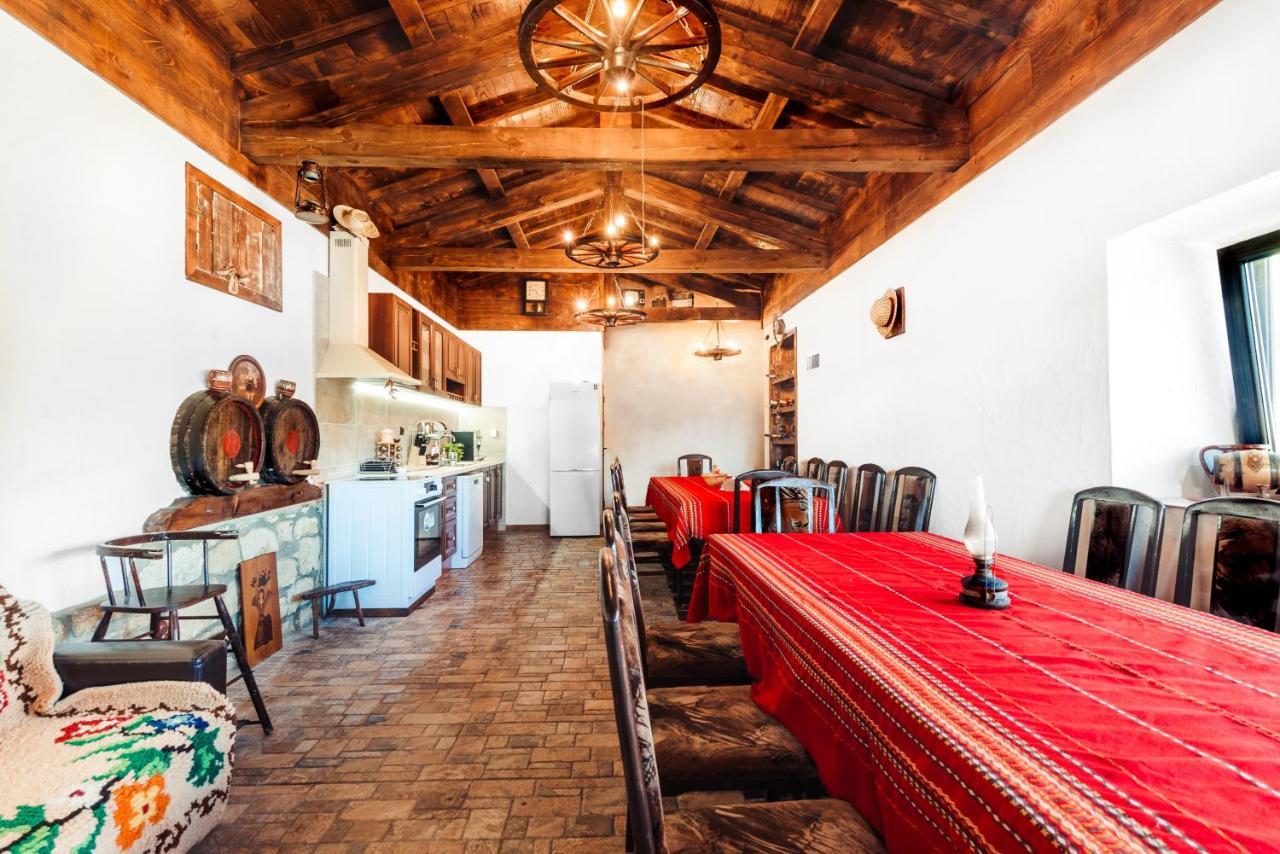 Guest House Hristova Kashta - Христова Къща Cherni Vrŭkh Exteriör bild