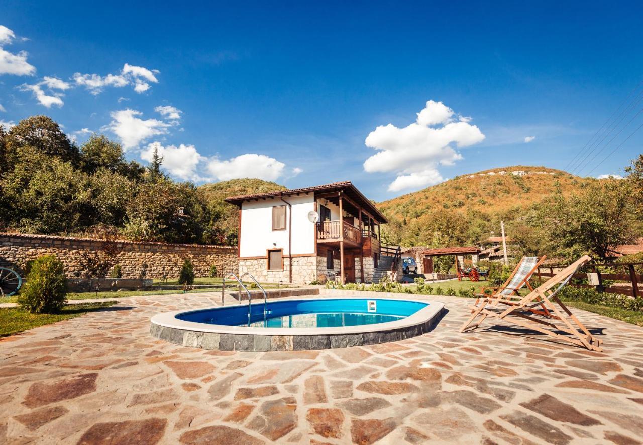 Guest House Hristova Kashta - Христова Къща Cherni Vrŭkh Exteriör bild