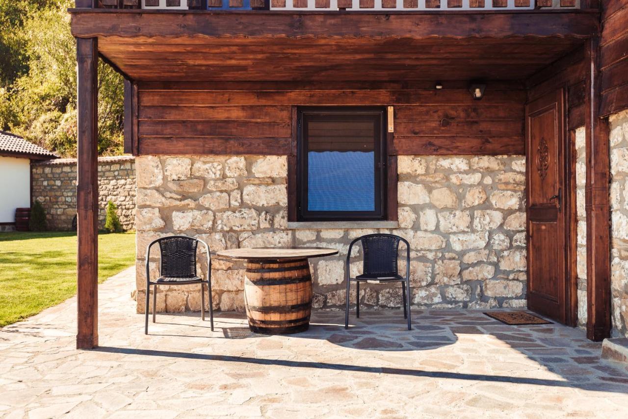 Guest House Hristova Kashta - Христова Къща Cherni Vrŭkh Exteriör bild