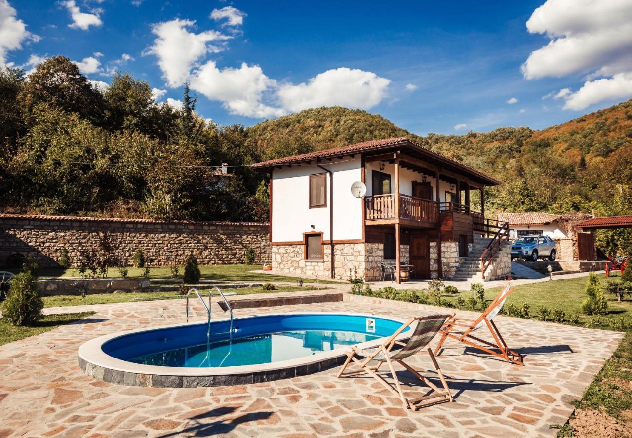 Guest House Hristova Kashta - Христова Къща Cherni Vrŭkh Exteriör bild