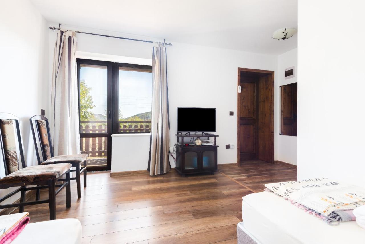 Guest House Hristova Kashta - Христова Къща Cherni Vrŭkh Exteriör bild
