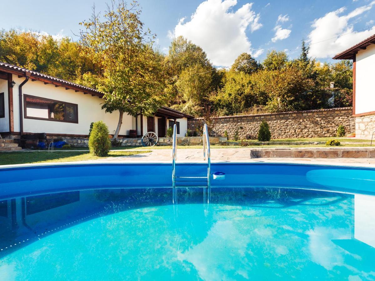 Guest House Hristova Kashta - Христова Къща Cherni Vrŭkh Exteriör bild