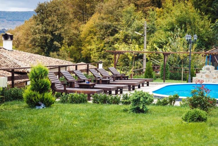 Guest House Hristova Kashta - Христова Къща Cherni Vrŭkh Exteriör bild