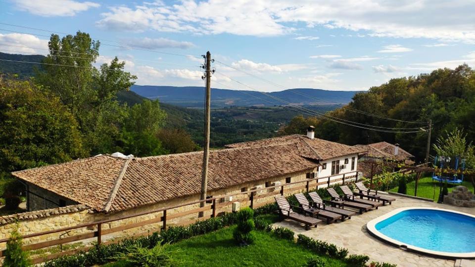 Guest House Hristova Kashta - Христова Къща Cherni Vrŭkh Exteriör bild