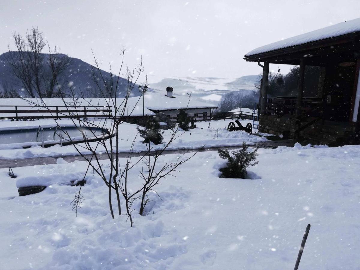 Guest House Hristova Kashta - Христова Къща Cherni Vrŭkh Exteriör bild