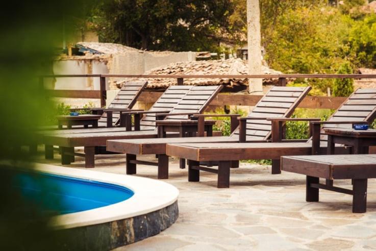 Guest House Hristova Kashta - Христова Къща Cherni Vrŭkh Exteriör bild