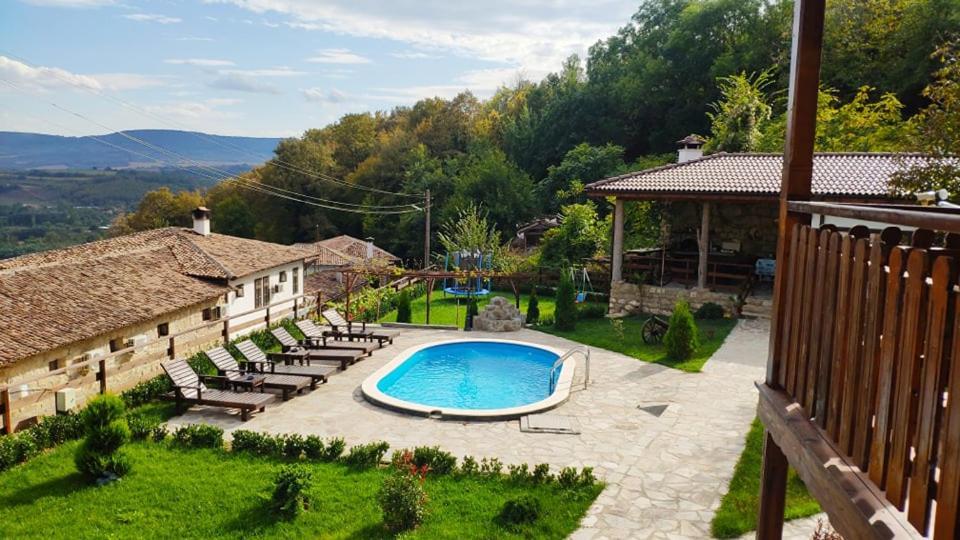 Guest House Hristova Kashta - Христова Къща Cherni Vrŭkh Exteriör bild