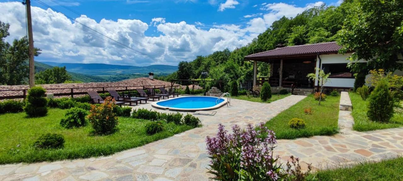Guest House Hristova Kashta - Христова Къща Cherni Vrŭkh Exteriör bild