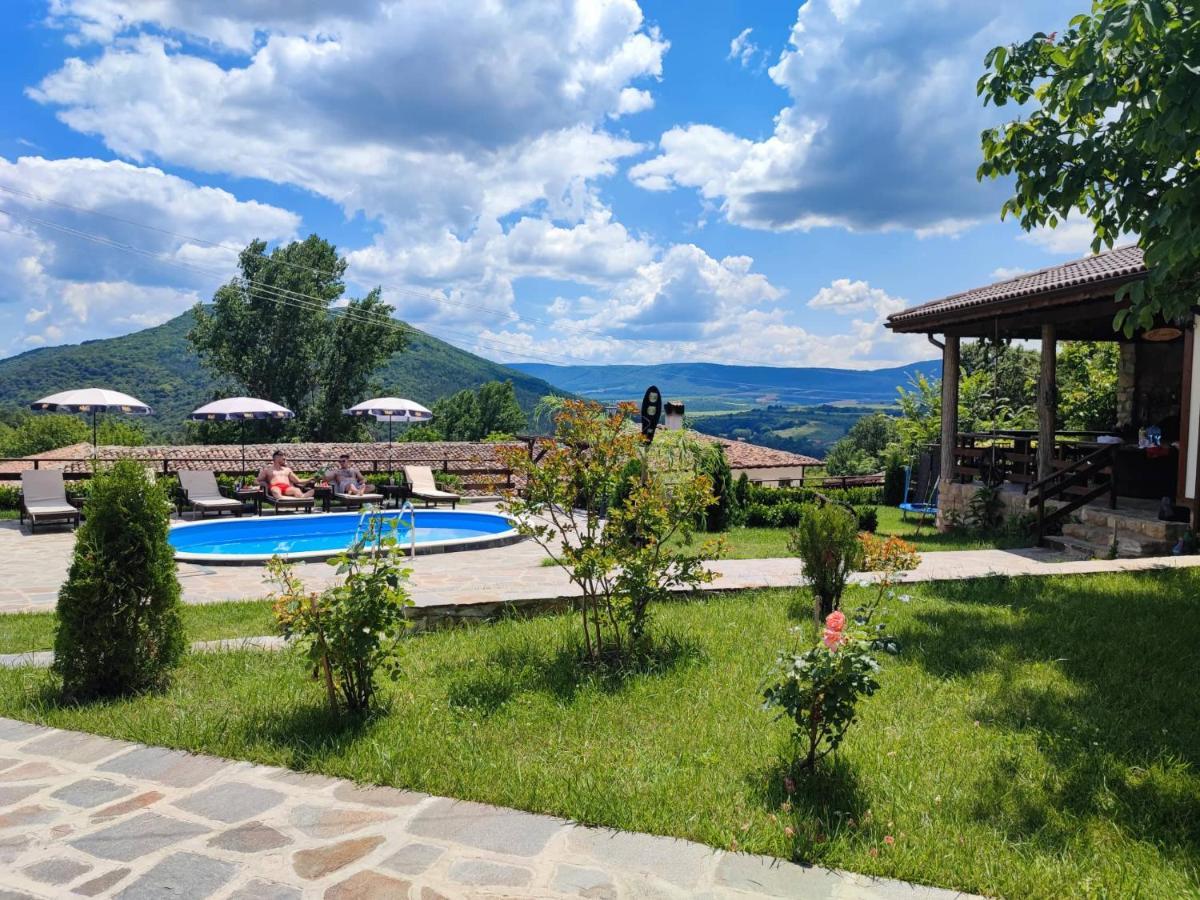 Guest House Hristova Kashta - Христова Къща Cherni Vrŭkh Exteriör bild
